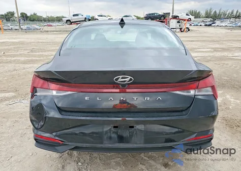 2022 Hyundai Elantra Sel z USA, uszkodzony, nr VIN 5NPLM4AG0NH063999